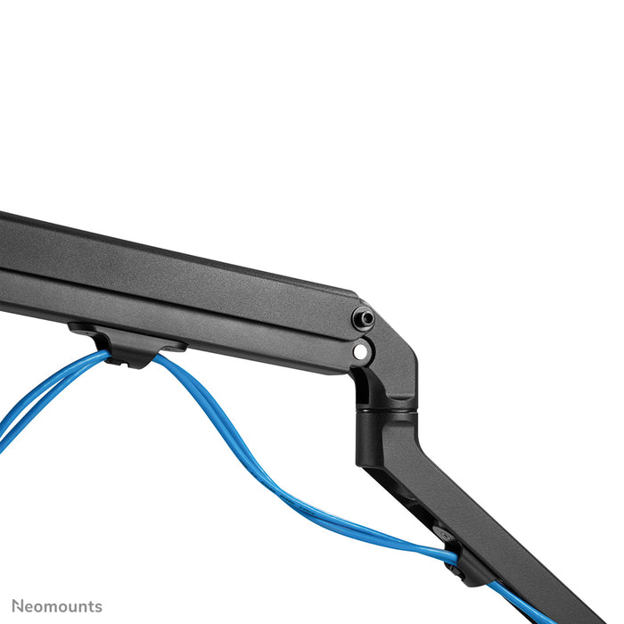 Neomounts FPMA-D650 schwaarz ass eng Full-Motion-Schreifdësch-Halterung fir Schiermer bis 27 (69 cm).