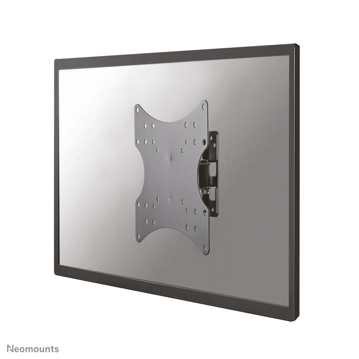 Neomounts FPMA-W115 schwaarz ass eng kipp- an dréibar Wandhalterung fir Flatscreens bis 40 inch (102 cm).