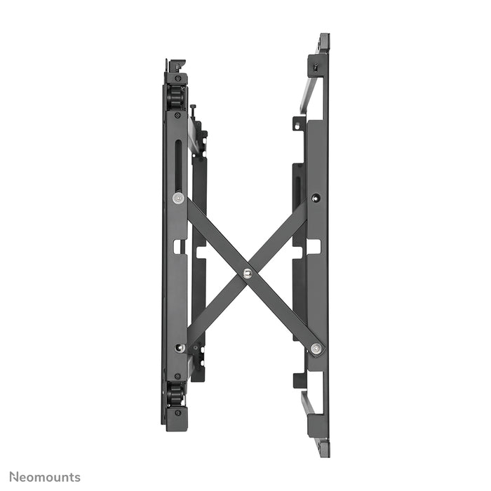 Neomounts LED-VW1750 schwaarz ass eng flaach Video-Wall-Wandhalterung fir Ekranen bis 55 inch (140 cm).