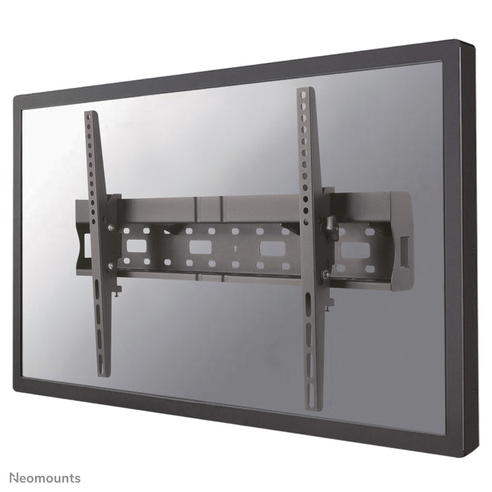 Neomounts LFD-W2640MP ass eng kippbar Wandhalterung fir Flatscreens bis 75 inch a bitt d’Méiglechkeet, e Mediaplayer oder Mini-PC hannert dem Ecran ze placéieren.