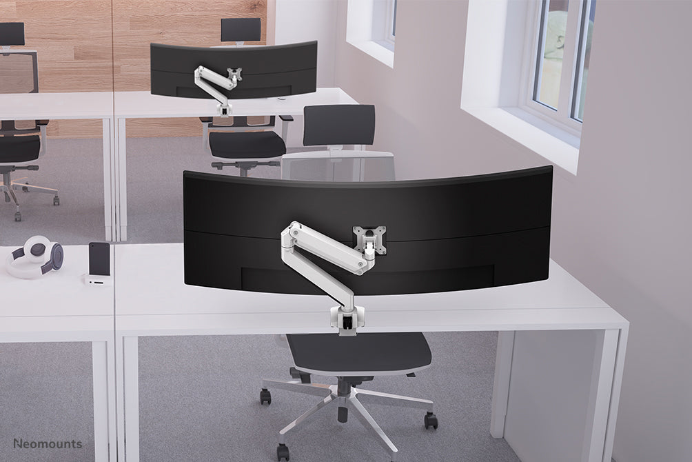Neomounts NM-D775 wäissPLUS ass eng gasgefiedert Schreifdësch-Halterung fir Curved Monitore bis 49 inch (124 cm) - Wäiss