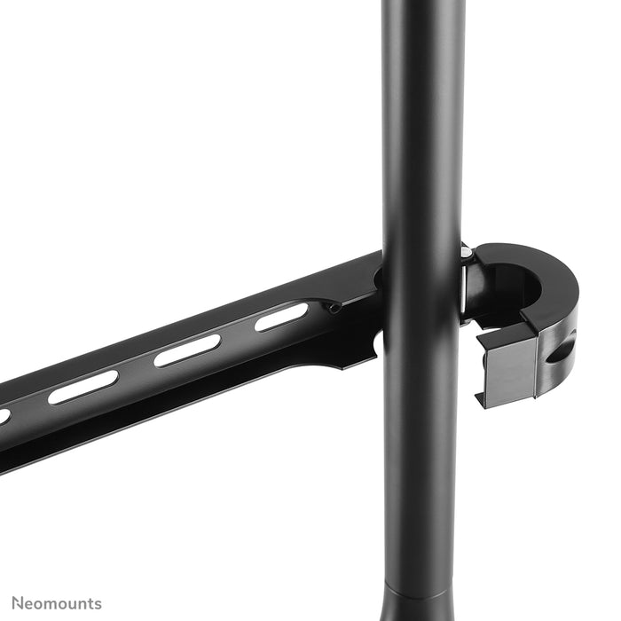 Neomounts NM-M1000 schwaarz ass e Miwwel fir Flat-Screens bis 70 inch (178 cm).