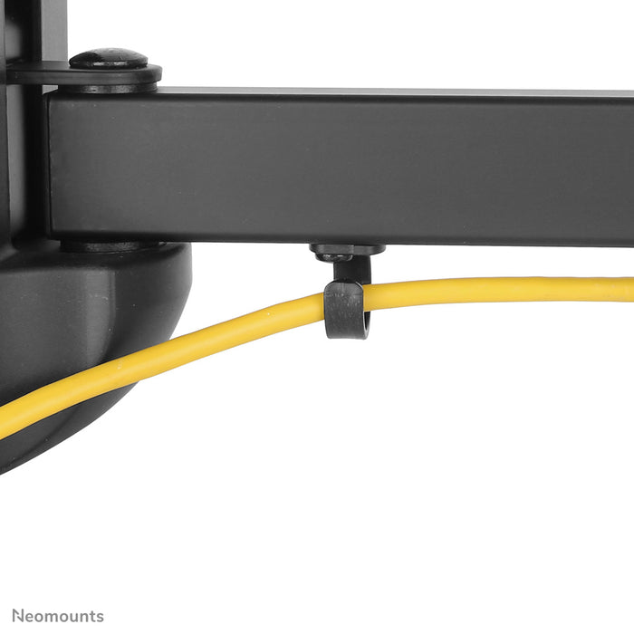 Neomounts NM-W115 schwaarz ass eng kipbar an dréibar Wandstëtzt mat engem Dréipunkt fir Flat-Screens bis 32 inch (81 cm).