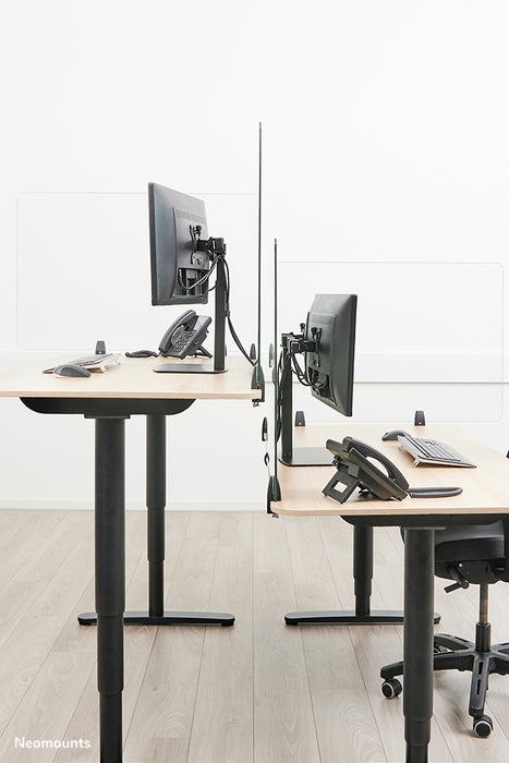 Neomounts NS-GLSPROTECT100 ass eng nohalteg Glas-Scherm vu 100 cm, déi Ofstandsprotectioun op der Aarbechtsplaz bitt - gehärt, transparent Glas, 100% recycléierbar