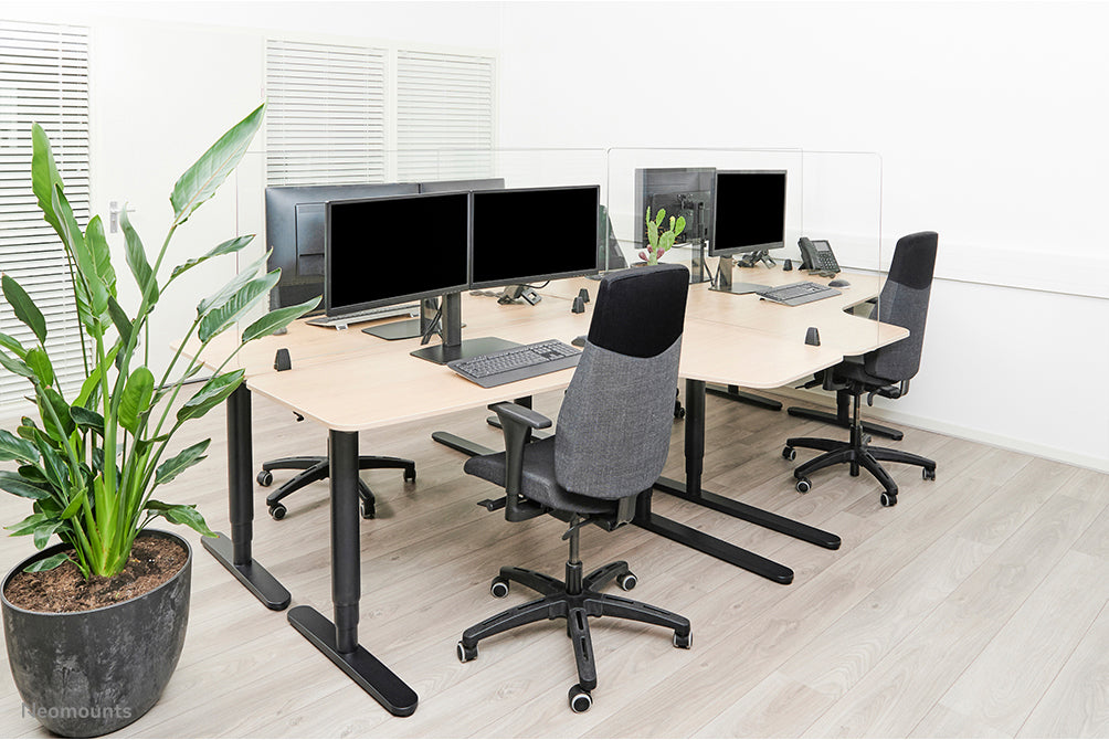Neomounts NS-GLSPROTECT160 ass eng nohalteg Glas-Scherm vu 158 cm, déi Ofstandsprotectioun op der Aarbechtsplaz bitt - gehärt, transparent Glas, 100% recycléierbar