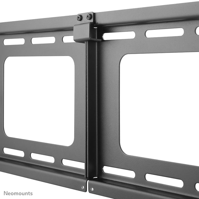 Neomounts NS-WMB200 schwaarz ass eng Menu-Board-Wandstëtzt fir Ekranen bis 52 inch (132 cm).