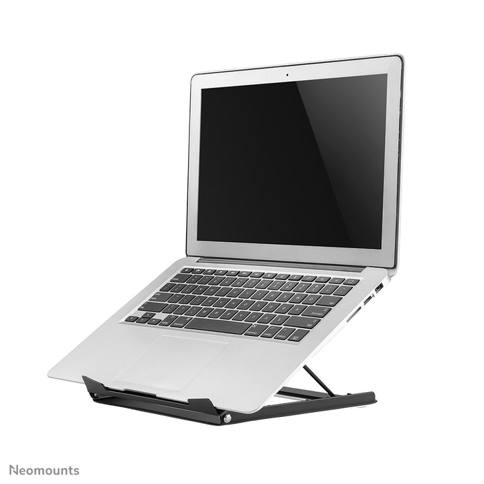 Neomounts NSLS075 schwaarz ass e Büro-Stänner fir e Notebook - Schwaarz