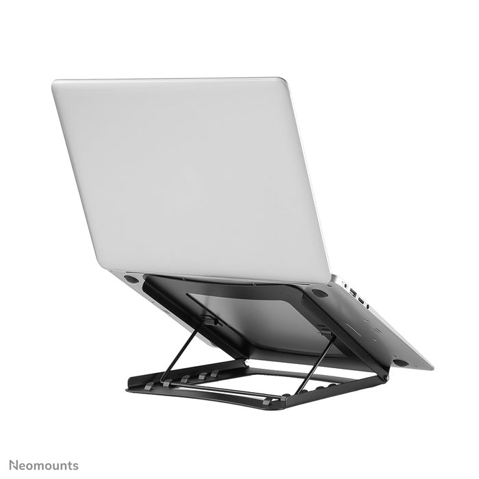 Neomounts NSLS075 schwaarz ass e Büro-Stänner fir e Notebook - Schwaarz