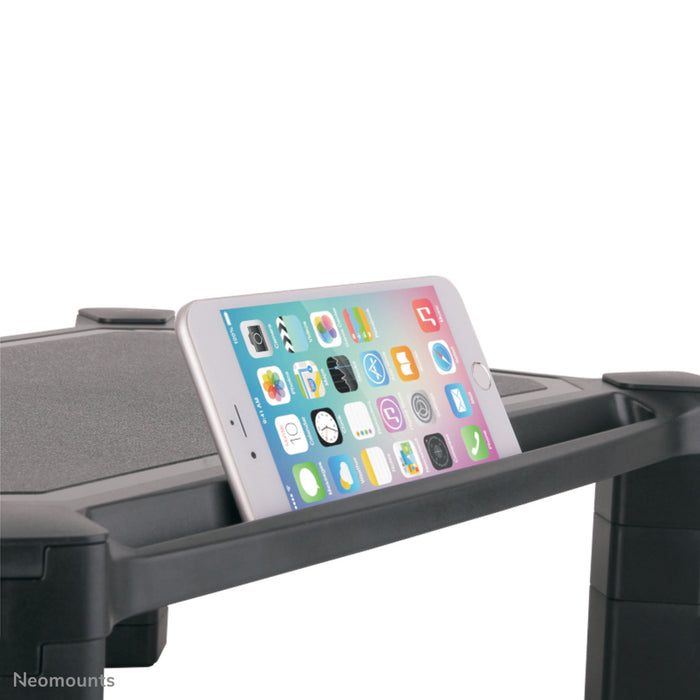Neomounts NSMONITOR20 ass en Erhéijer fir e Monitor oder Laptop.