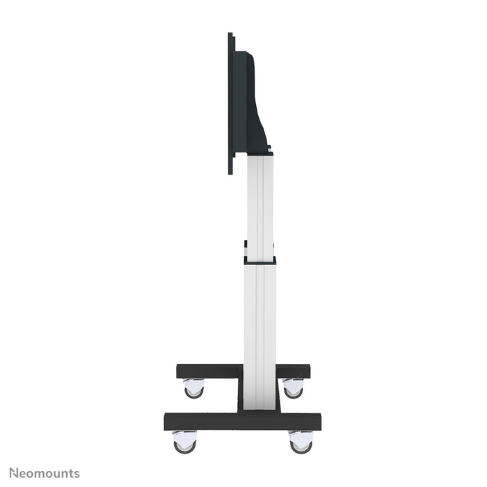 Neomounts PLASMA-M2600 sëlwer ass eng elektresch héichtverstellbar Trolley fir Flat-Screens t/m 120 inch (305 cm).