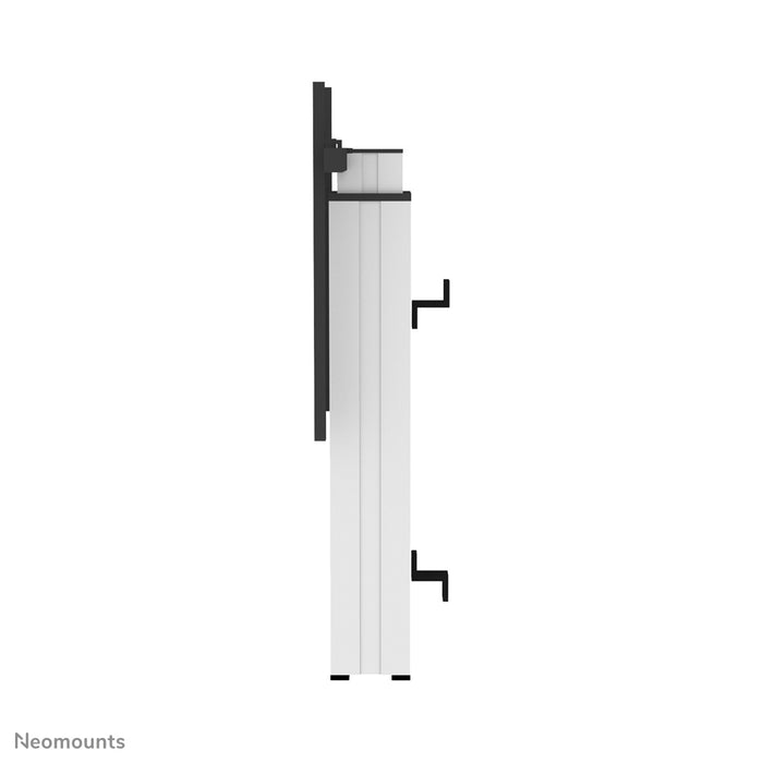 Neomounts PLASMA-W2250 sëlwer ass eng motoriséiert Wandstëtzt fir Schirme bis 100 inch.