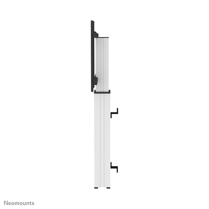 Neomounts PLASMA-W2250 sëlwer ass eng motoriséiert Wandstëtzt fir Schirme bis 100 inch.