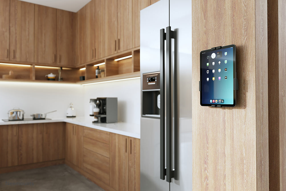 Neomounts WL15-625BL1 dréibar Wand-Tablethalter fir 7,9-11 inch Tablets - Schwaarz